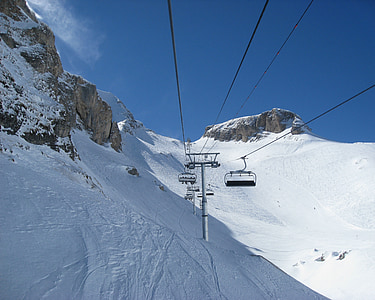 Alpid, lumi, Suuskade, Tool lifti, mägi, Euroopa Alpid, talvel