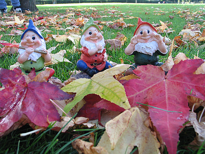 leaves, gnome, dwarf, nature, leaf, garden, decoration