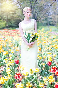 campo de tulipas, mulher jovem, muito, Primavera, alegria, feliz, natureza