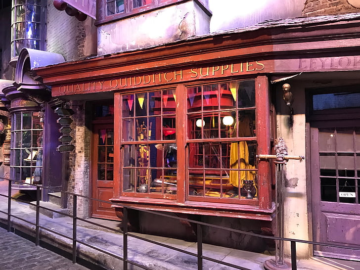 Harijs Poters, Diagonalejā, filmu studijas, London