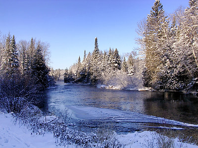 Wisconsin, Sungai namekagon, musim dingin, salju, es, hutan, pohon