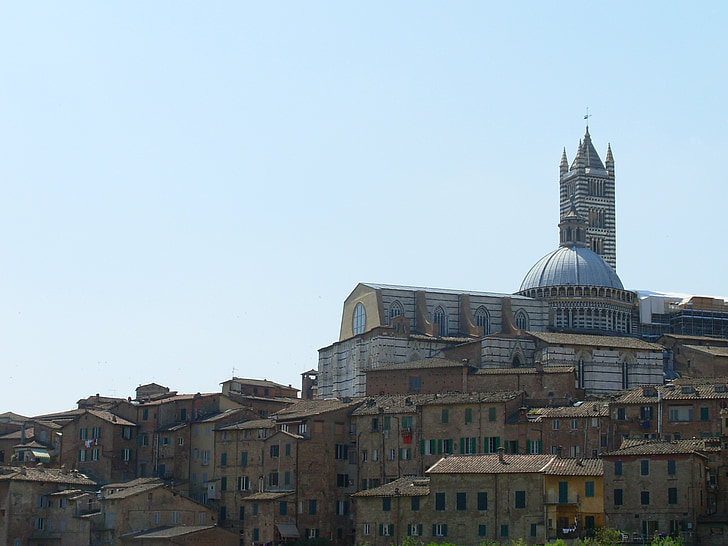 Siena, Nhà thờ, nhà ở