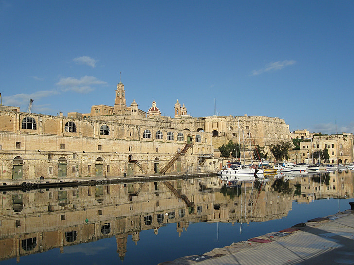 Malta, céu, nuvens, canal, navegação interior, naves, Barcos