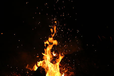 Gori, vatra, plamen, noć, vatra - prirodni fenomen, topline - temperatura, Crveni