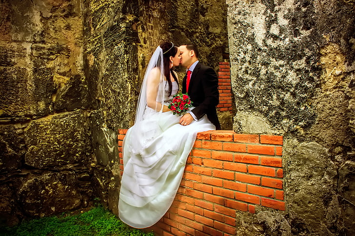 Целувка, женен, церемония, сватба, младоженците, романтика, двойка