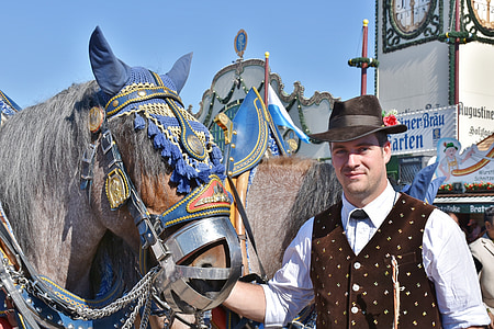 Oktoberfest, Mnichov, Bavorsko, Německo, tradice, folkový festival, koně