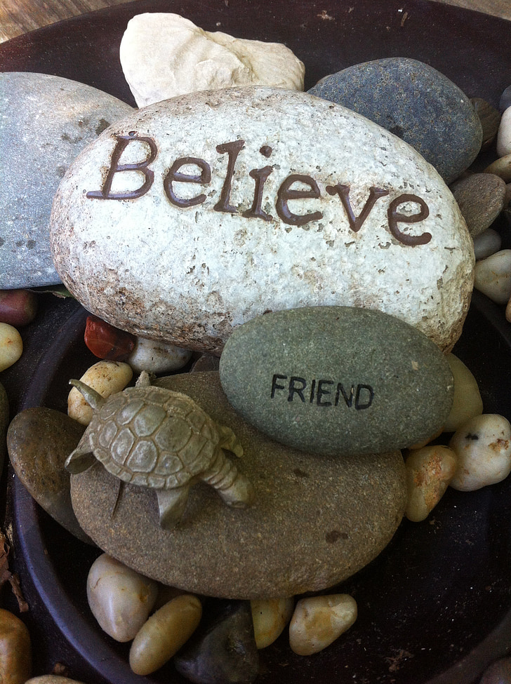 veriť, priateľstvo, šťastie, kamene