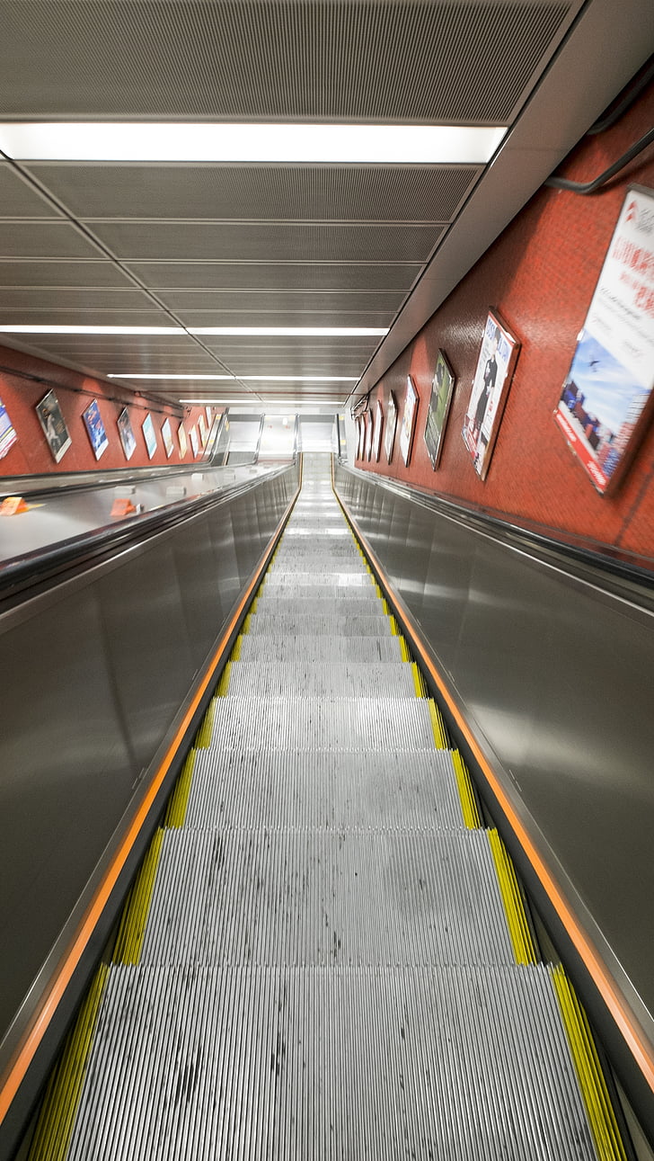 the escalator, hong kong, underground