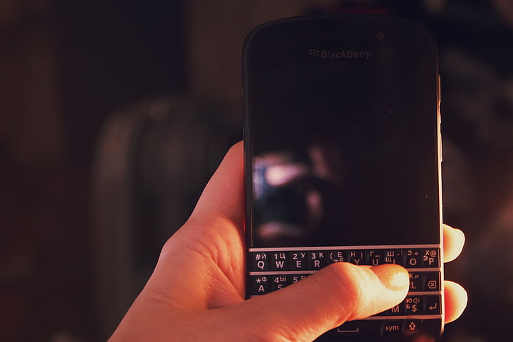person, holding, qwerty, phone, blackberry, mobile, smartphone