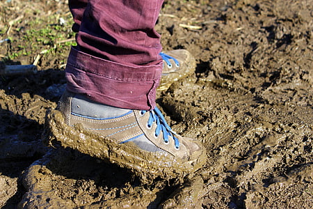 tierra, tierra mojada, barro, tierra, resbaladizo, zapatos, sucia
