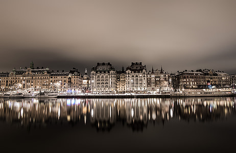 reflexión, ciudad, agua, Foto de noche, Estocolmo, Strandvägen, espejado