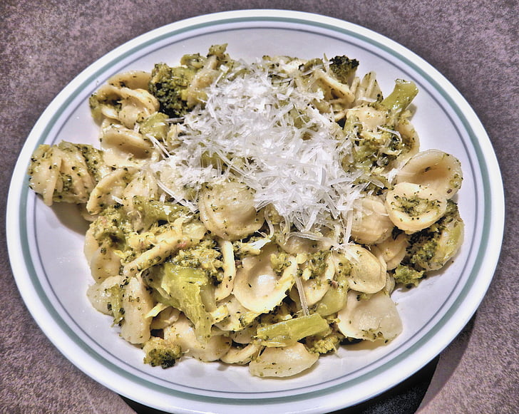 pasta, orichetti pasta, broccoli, pecorino-ost, ansjovis