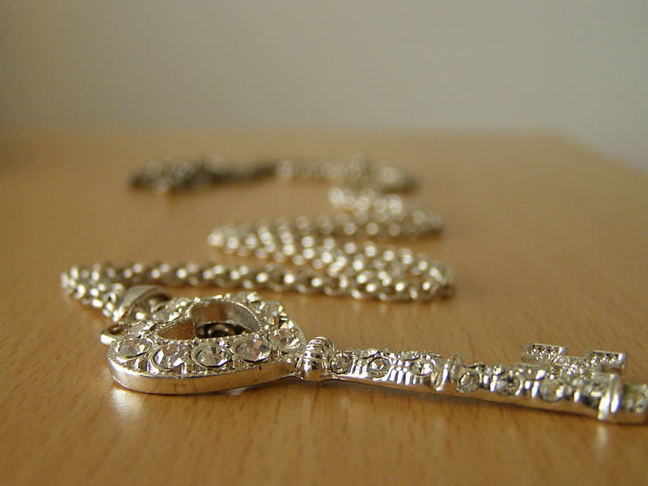 chain, silver, view from below, heart, key