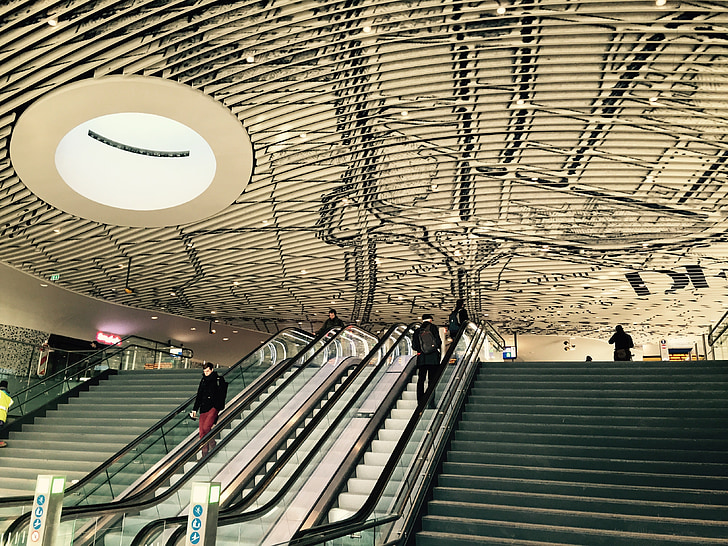 Delft, station, escalator, Trap, tunnel ferroviaire