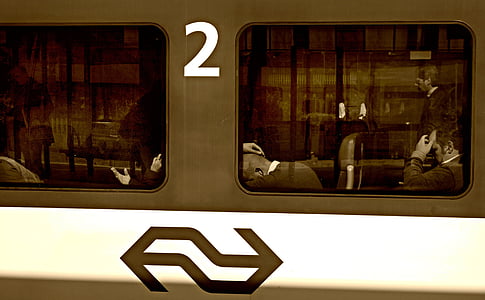 traukinys, geležinkelio, keleivių, langas, traukinio langą, žmonės, rankas