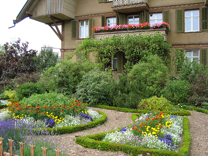 sumiswald, farmhouse, garden, berner garden, cottage garden, berner home