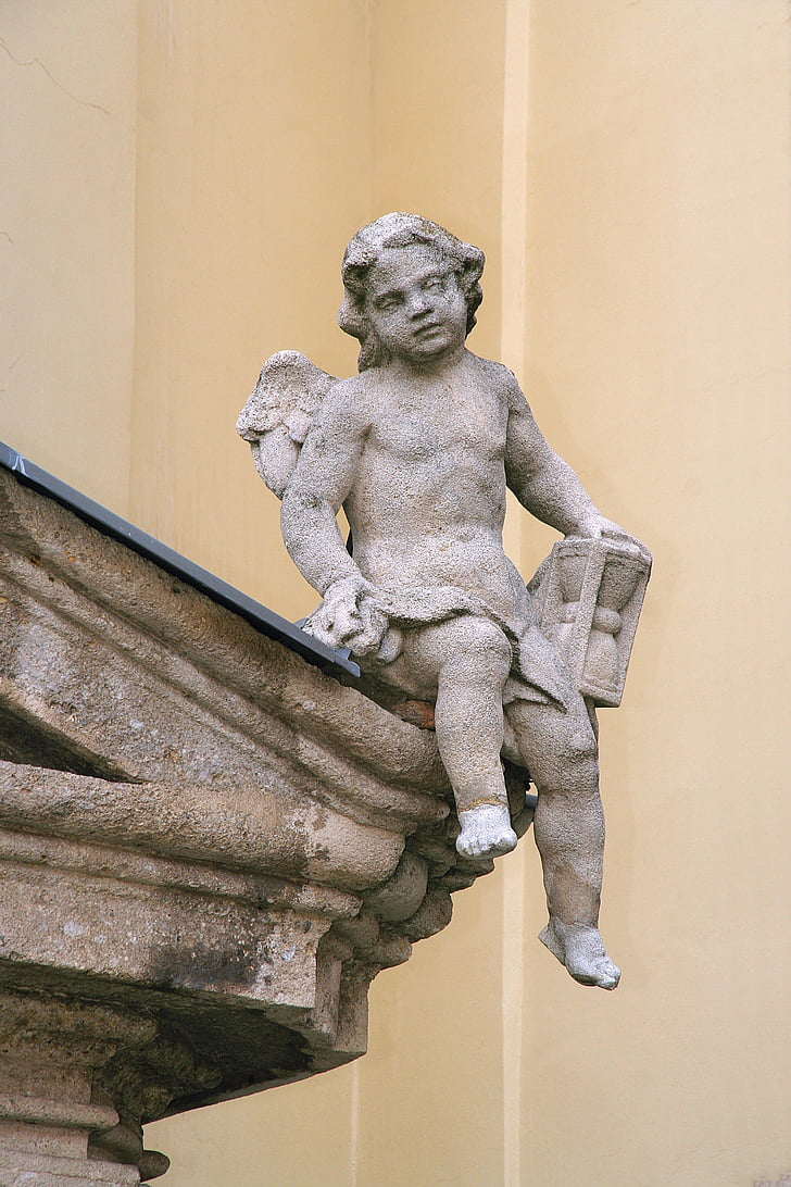 Ангел, базиликата на Св, Никълъс, Криптата, Търнава