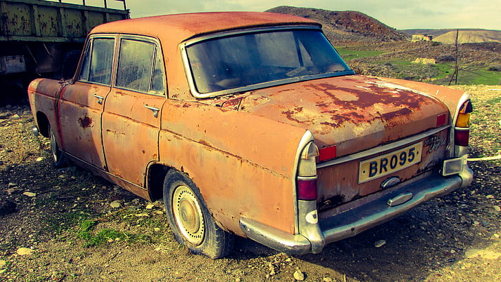 coche viejo, oxidado, abandonado, antiguo, restos del naufragio, roto, de años