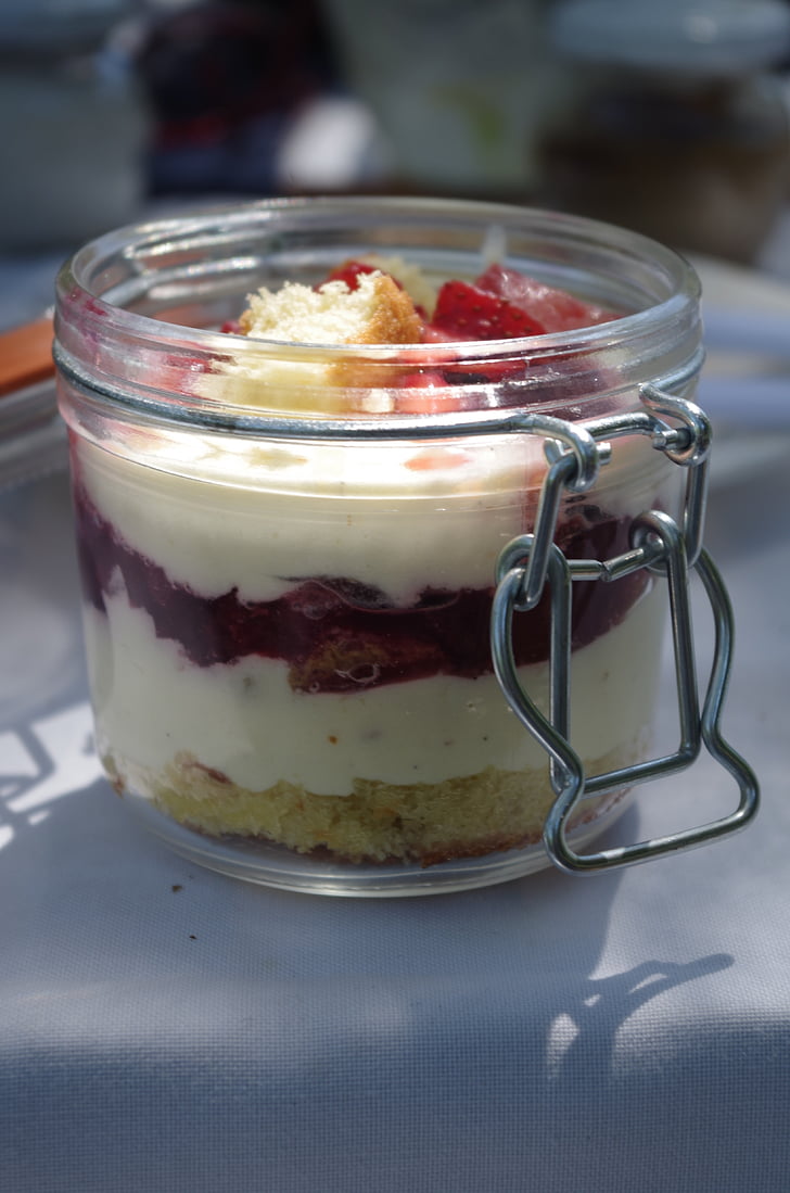 trifle, calories in a bottle, delicious, sweet, fresh, picnic lunch, colorful