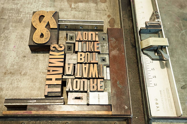 Setzer, sorok, betűk, fából készült ABC, könyv nyomtatás, betűtípus, Johannes gutenberg