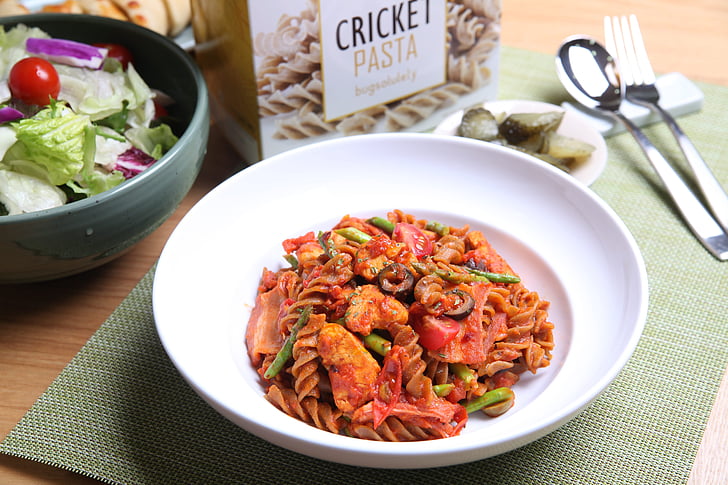 cricket, cricket pasta, ätbara insekter, mat, mat för framtiden, pasta, mat och dryck