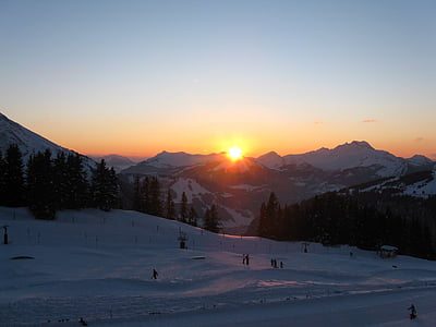 Francia, esquí de fondo, puesta de sol, Alpes, Avoriaz, nieve, montañas