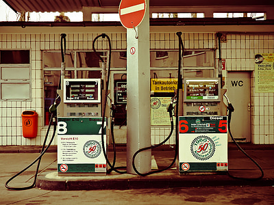 bensinstasjoner, dispensere, bensin, gass, etterfylle, drivstoff, bensinprisene