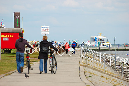 wilhelmshaven, beach promenade, walkers, north sea