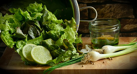 green salad, plucking salad, lettuce leaves, salad, frisch, ingredients, preparation