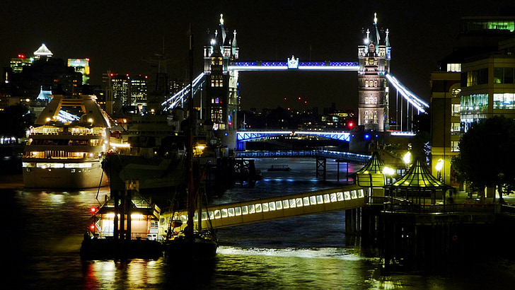 London, éjszaka, Tower bridge, hajó, HMS belfast, London medence, fények