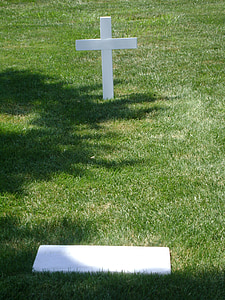 Robert f kennedy, Arlingtonský hřbitov, hrob, Památník, kříž, atentát