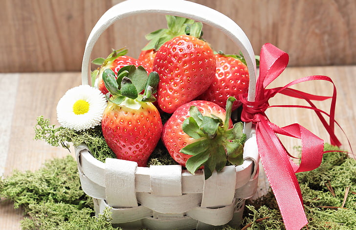φράουλες, καλάθι αγορών, βρύο, άνθος, άνθιση, άνοιξη, πράσινο
