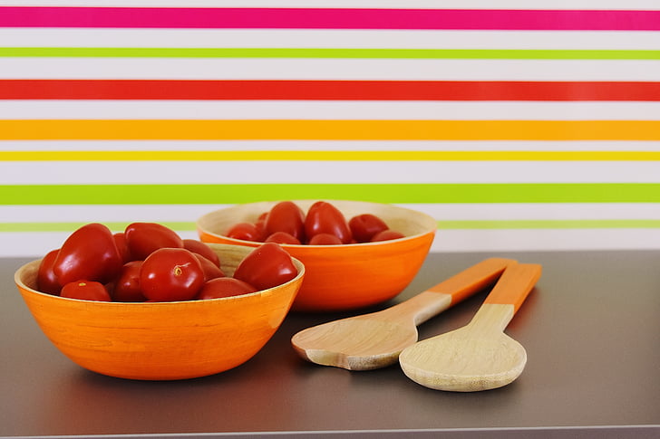 paradajky, Servírovacie náčinie šalát, zelenina, misy, zdravé, vitamíny, jedlo a pitie