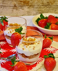 strawberry dessert, strawberries, dessert, yogurt, cream, sweet dish, sweet