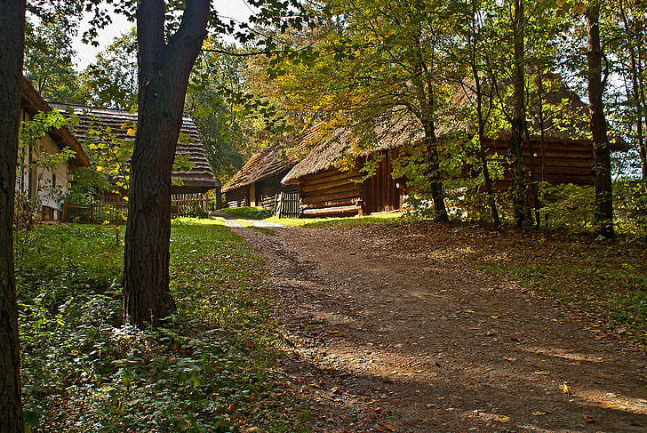 Malopolska, Polen, naturen, gamla byn, gamla hus, historia, etnografi