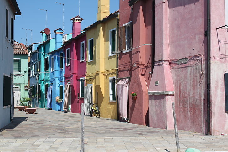 Burano, Venise, couleurs, maisons, arc en ciel
