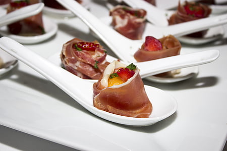 serrano ham, ham with melon, tapas, party, catering, food, plate