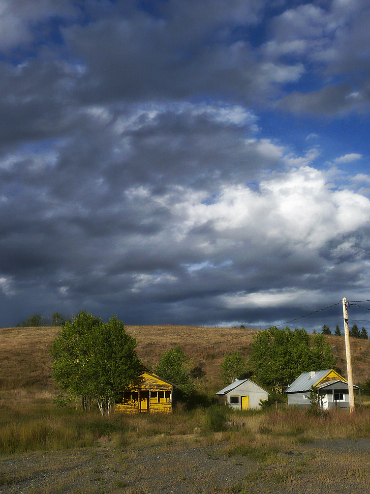 groc, Caseta de fusta, edifici, Parcialment ennuvolat, núvols fosques, temps, paisatge