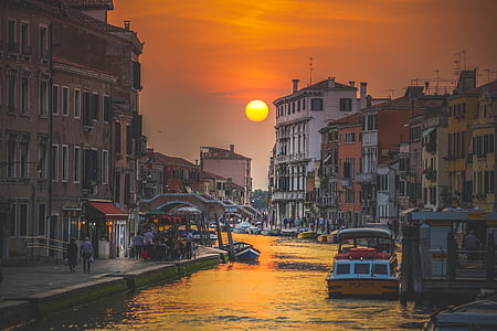 canal, agua, barco, vela, edificios, Italia, puesta de sol