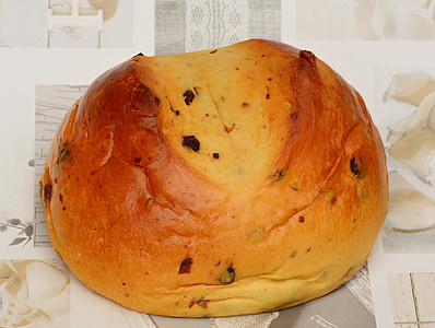 easter bread, yeast, raisins, sweet, delicious, fine pastry, easter