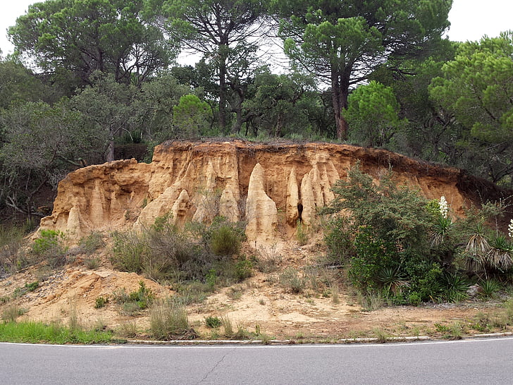 Gunung, Spanyol, batu
