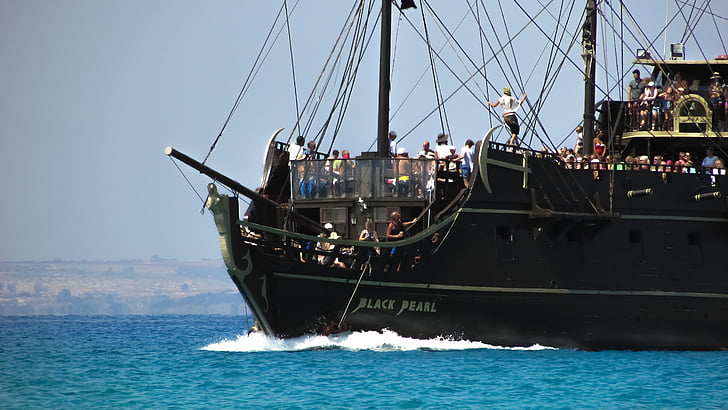 statek wycieczkowy, Cypr, Ajia napa, Turystyka, wakacje, Rekreacja, statek piracki