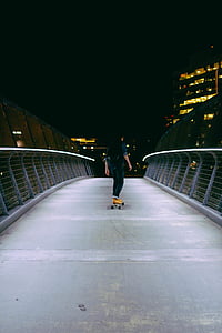oseba, jahanje, skateboard, most, nočna, rolkar, noč