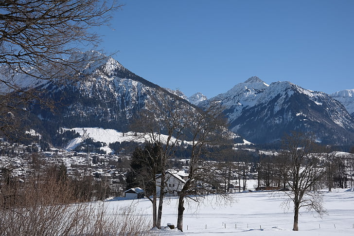 Geis noha, stín hory, Oberstdorf, Skokanský můstek, malé kleinwalsertal, Allgäu, Hora