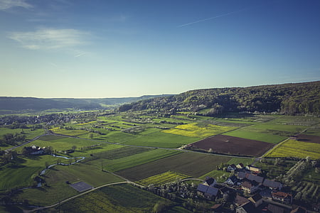 campagne, terres cultivées, ferme, champs, herbe, colline, paysage