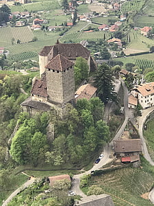 Castle Tyrolen, södra tyrol, landskap