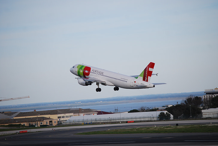 Take-off, flygplats, Portugal, landningsbana, landning fältet, plan, flygplan