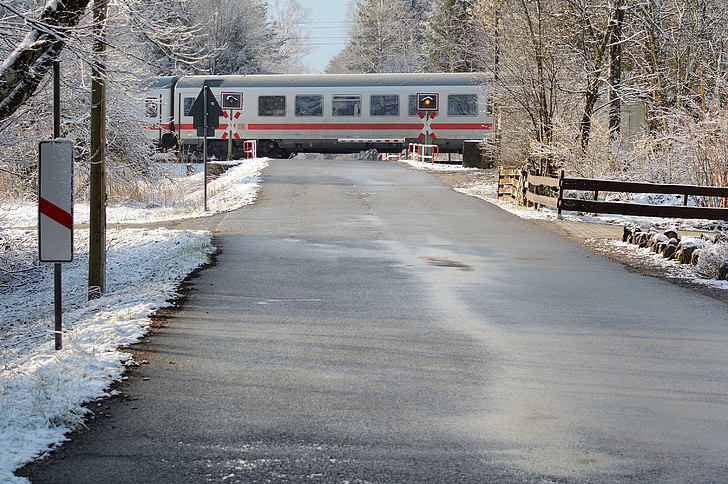 Pociąg, przejazd kolejowy, andreaskreuz, Lampa ostrzegawcza, Uwaga:, znak drogowy, ruch kolejowy