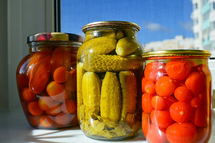pickles, billet, gurkor, konserverade tomater, glasburkar, bevarande, röd