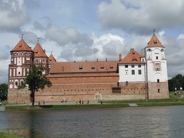 het kasteel mir, Wit-Rusland, 16 21, het platform, beroemde markt, Kasteel, toren